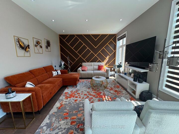 Property Photo:  45 Daisy Meadow Crescent  ON L7C 4G4 