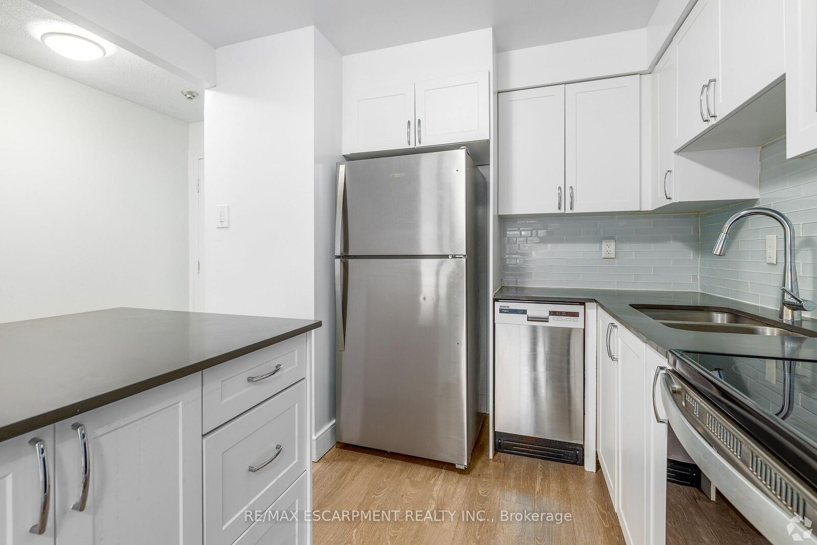 Property Photo: 547 Belmont Avenue W 510 ON N2M 5E7