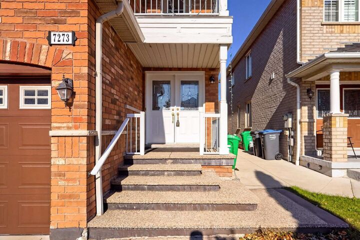 Property Photo:  7273 Gagliano Drive  ON L5W 1X3 