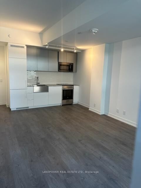 Property Photo:  