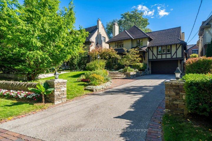 Property Photo:  17 King Georges Road  ON M8X 1K7 