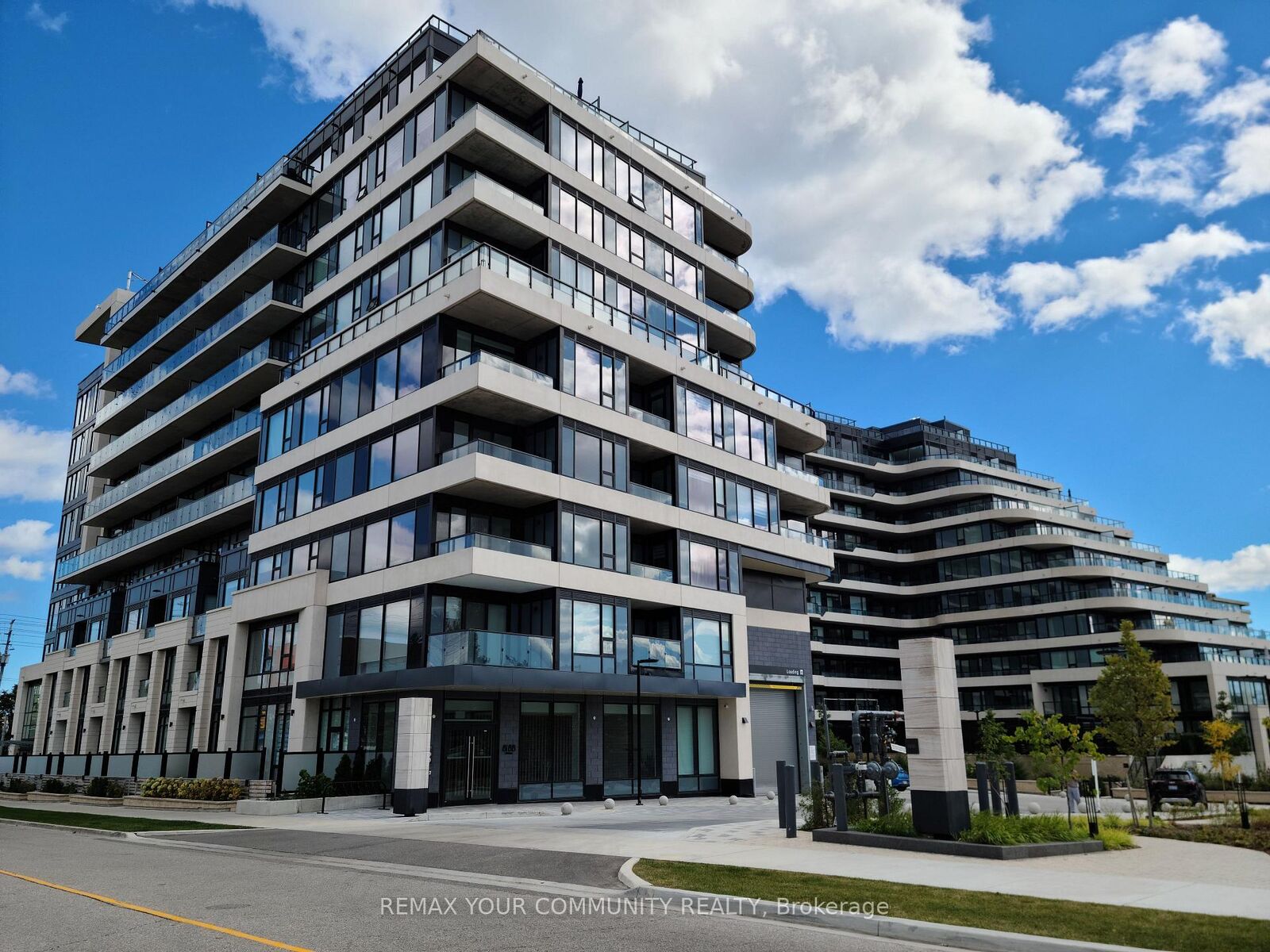 Property Photo:  8188 Yonge Street 410  ON L4J 0M2 