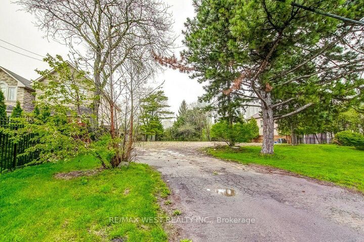 Property Photo:  101 (Part Lot 2) Fairview Road W  ON L5B 1K7 