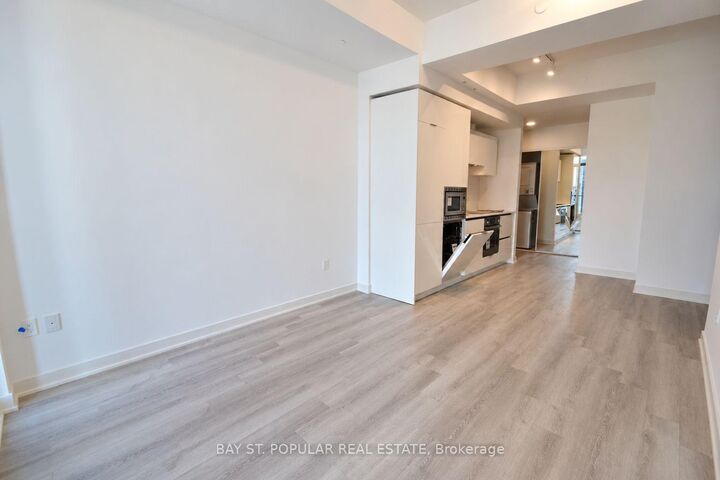 Property Photo:  238 Simcoe Street 2101  ON M5T 3B9 