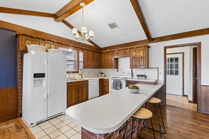 Property Photo: 1003 E 12th Street OK 74023