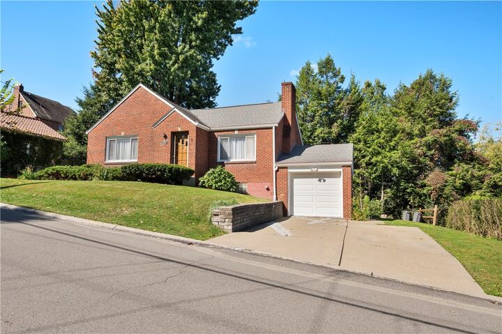 Property Photo:  3942 Lawnview Ave  PA 15227 