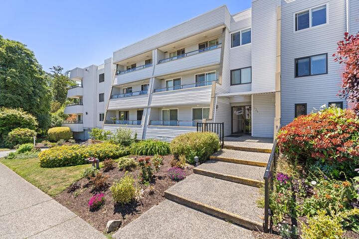 Property Photo:  1341 George Street 111  BC V4B 4A1 