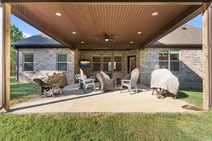 Property Photo: 59 Seven Point Lake Road AR 72173