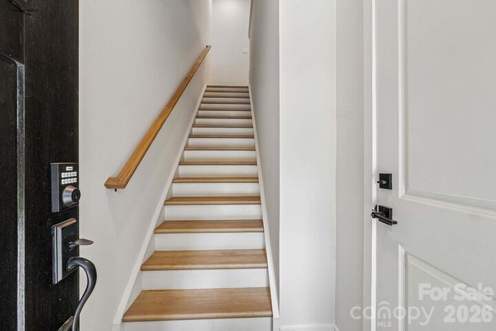 Property Photo: 825 Hammers Lane NC 28205