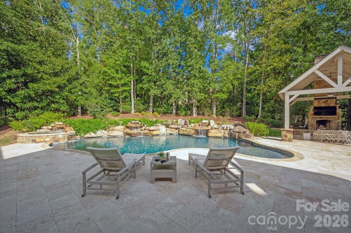 Property Photo: 1617 Lookout Circle NC 28173