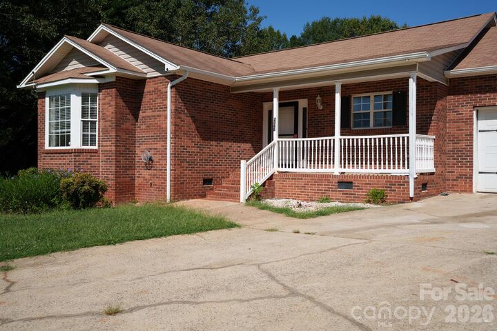 Property Photo:  2065 Gary Lane  NC 28602 