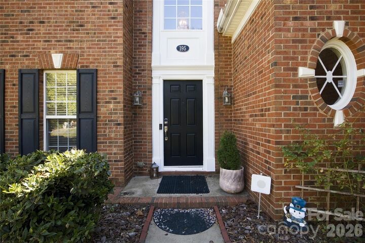 Property Photo:  195 Huntly Lane  NC 28115 
