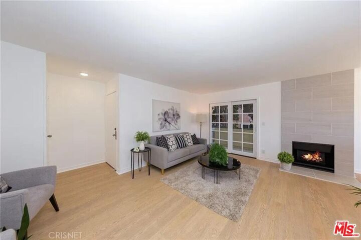 Property Photo:  4350 Berryman Ave, Unit 10  CA 90066 