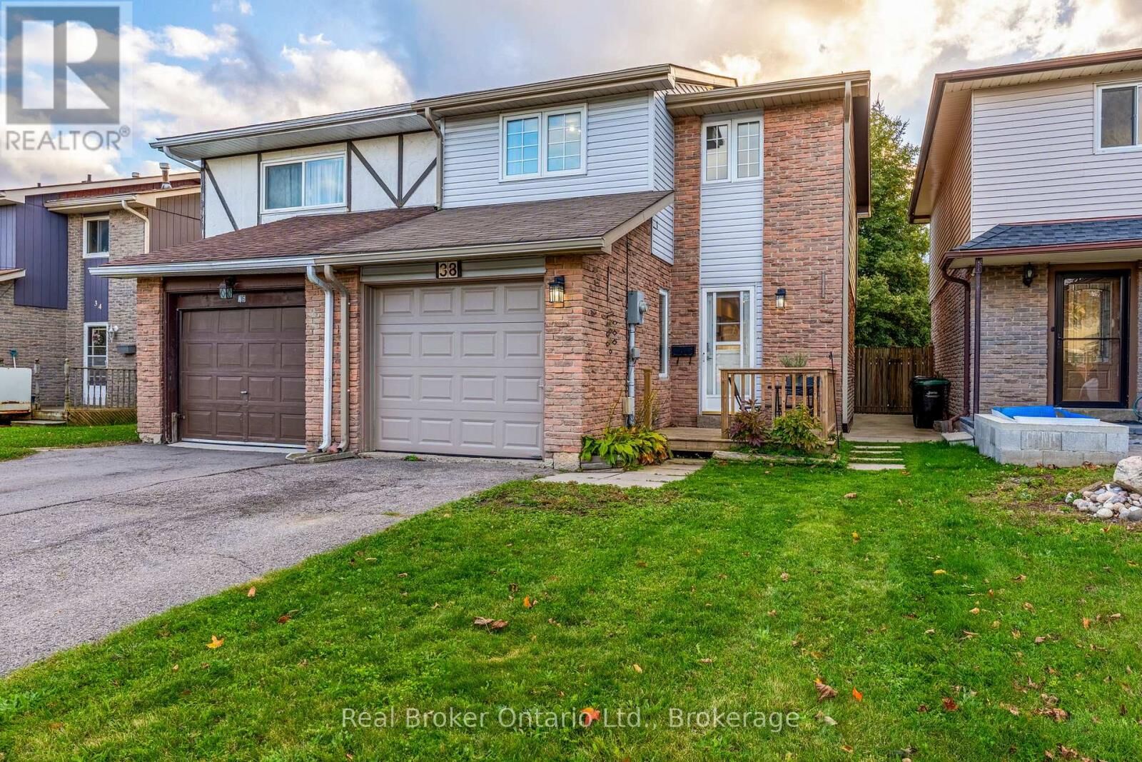 Property Photo:  38 Christie Crescent  ON L4N 4W8 