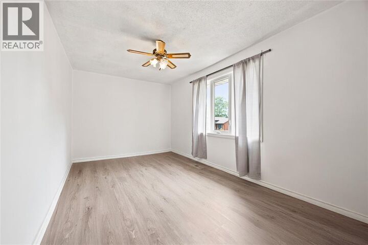 Property Photo:  106 Hastings Crescent  ON N7S 5K5 