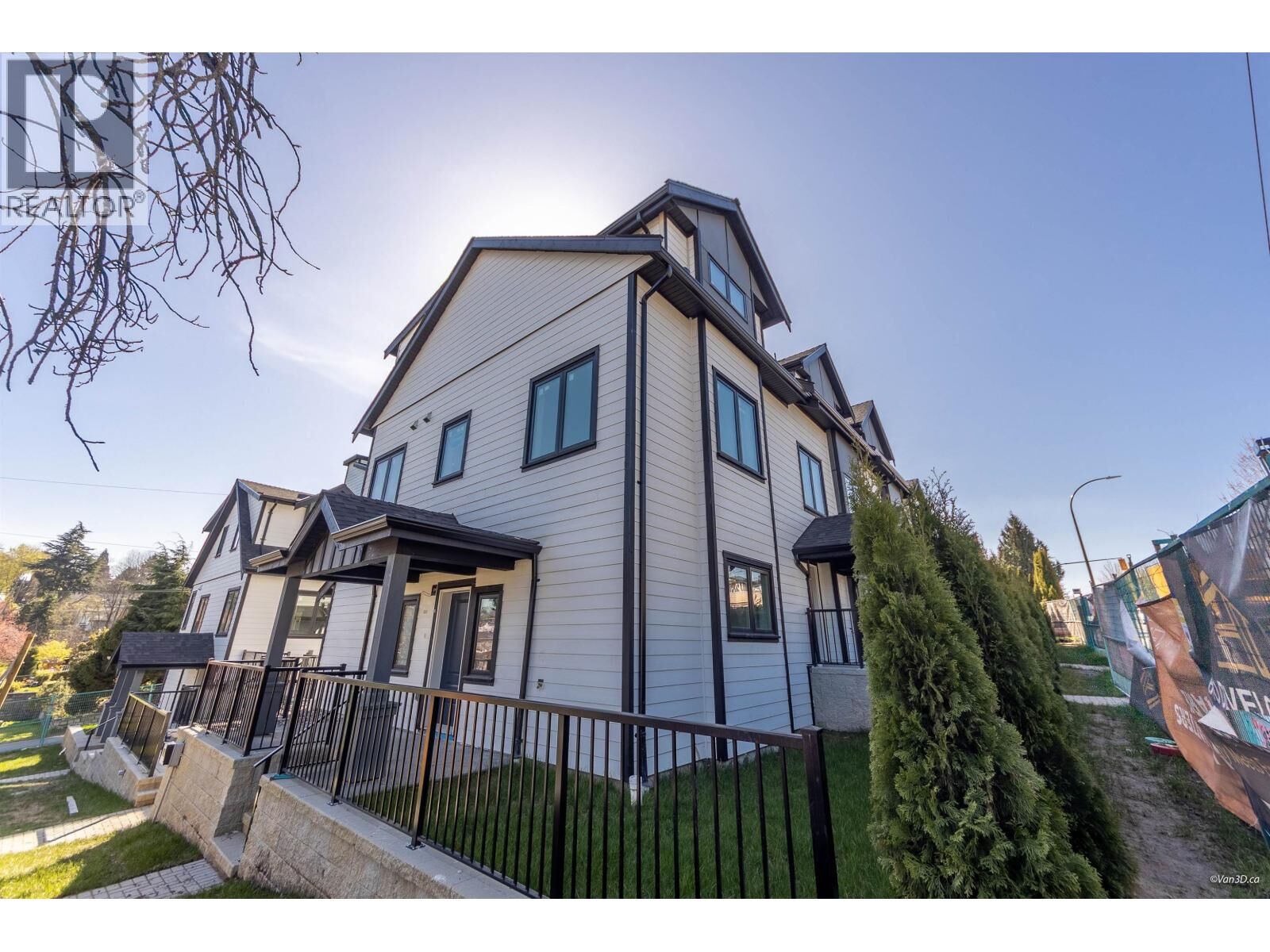 Property Photo: 1402 East 18th Avenue BC V5N 0K4