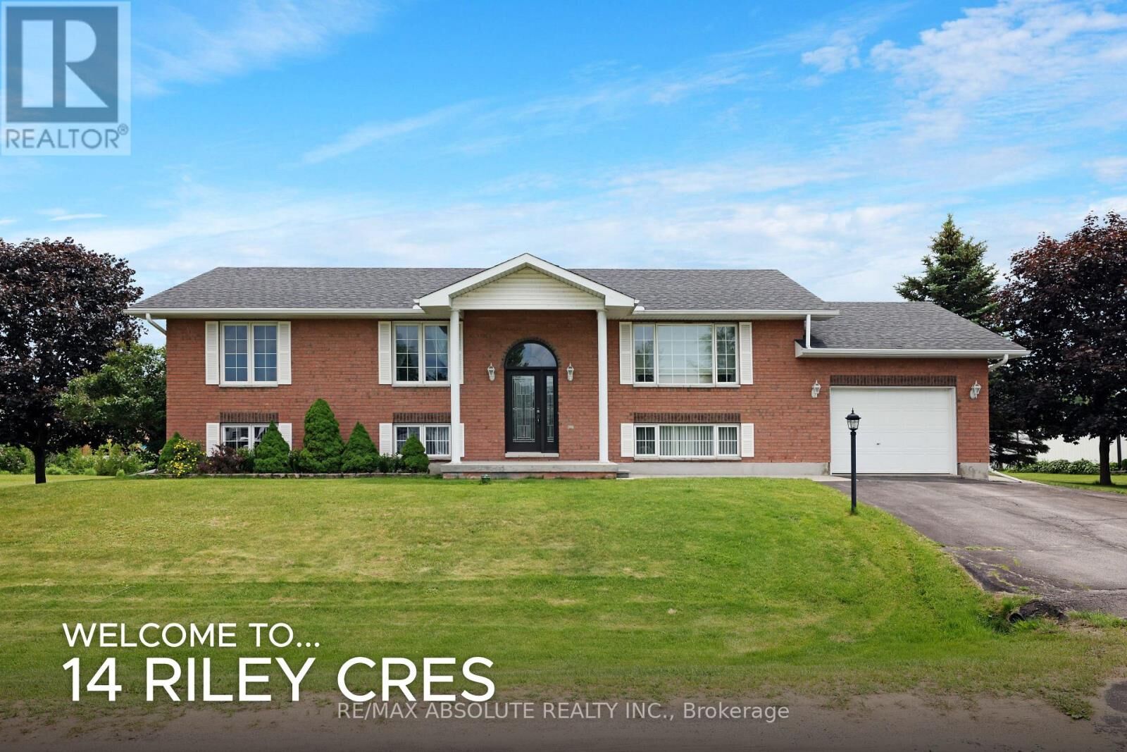 Property Photo:  14 Riley Crescent  ON K7S 3G8 