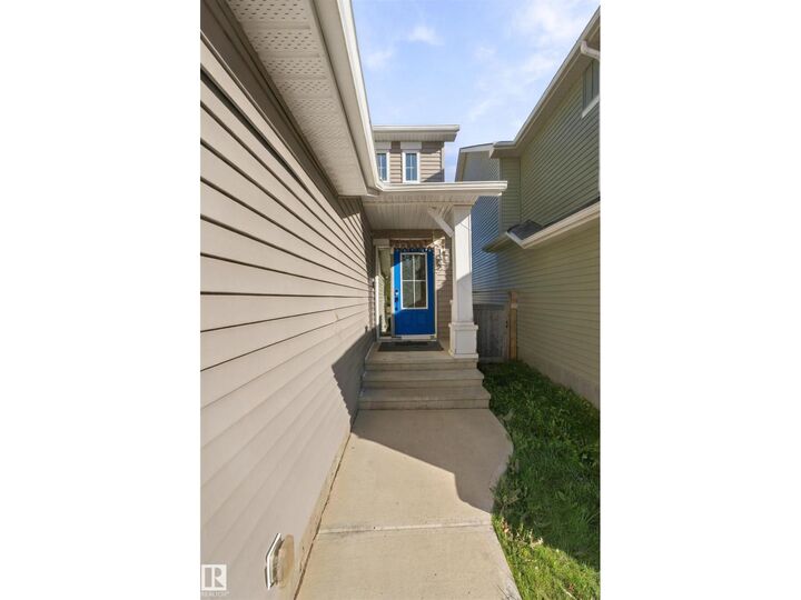 Property Photo:  2819 Duke Cr SW SW  AB T6W 3Y3 