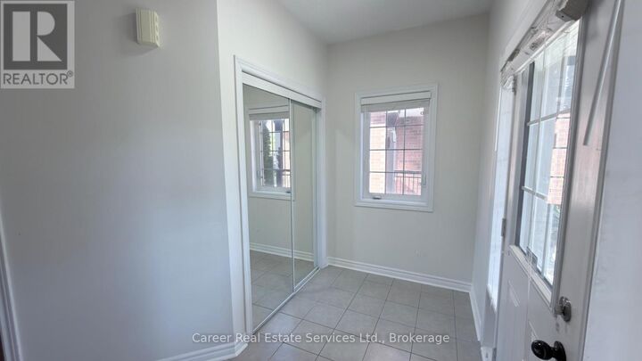 Property Photo:  10 Campview Street  ON L1R 0K5 