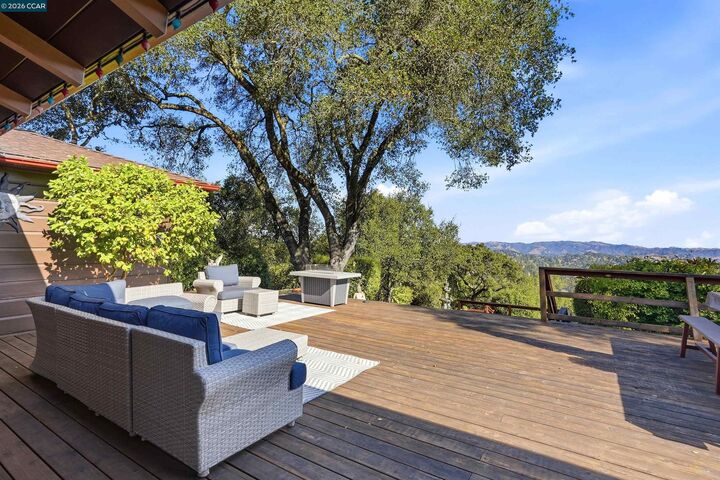 Property Photo:  168 Crestview Dr  CA 94563 