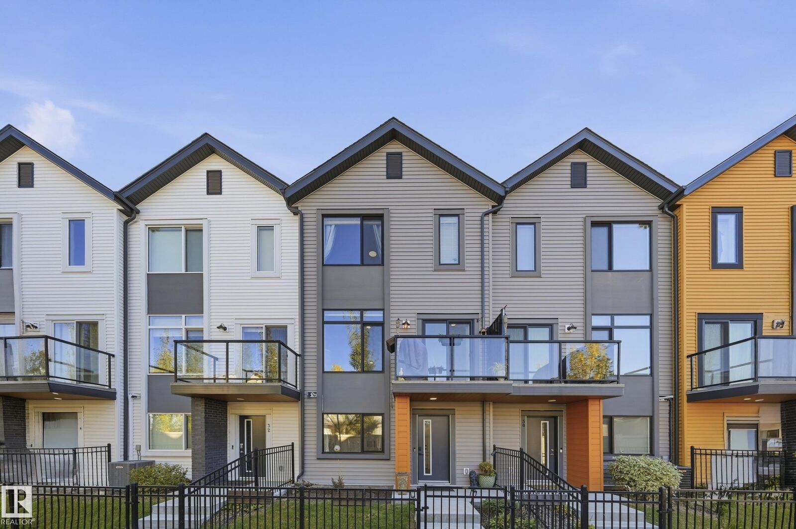Property Photo:  1010 Rabbit Hill Road SW 31  AB T6W 4G7 