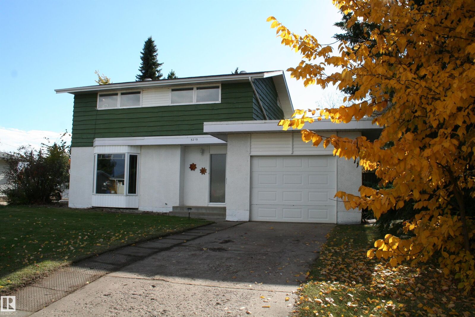 Property Photo: 5219 57 Avenue AB T0B 4N0