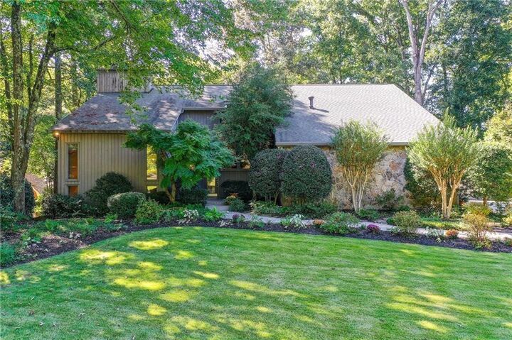 Property Photo: 1075 Riverside Trace GA 30328