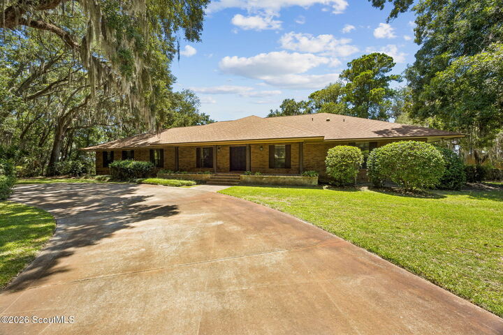 Property Photo: 811 Park Street GA 31558