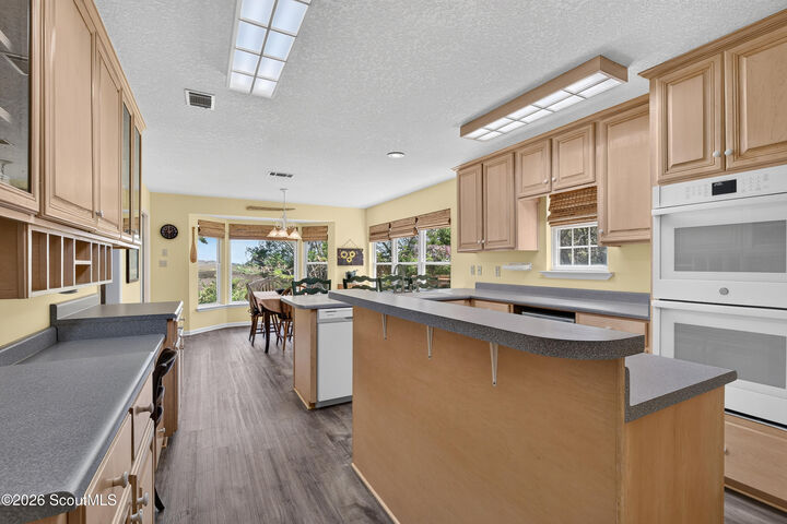 Kitchen with island