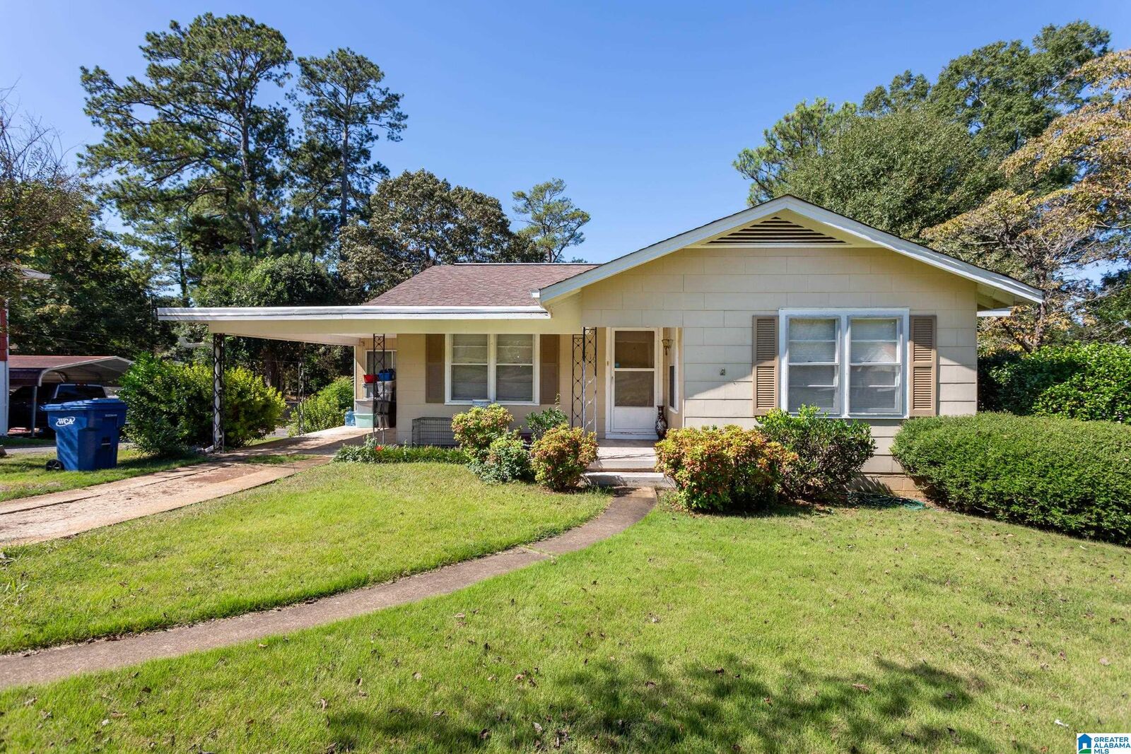 Property Photo: 719 Spring Street AL 35160