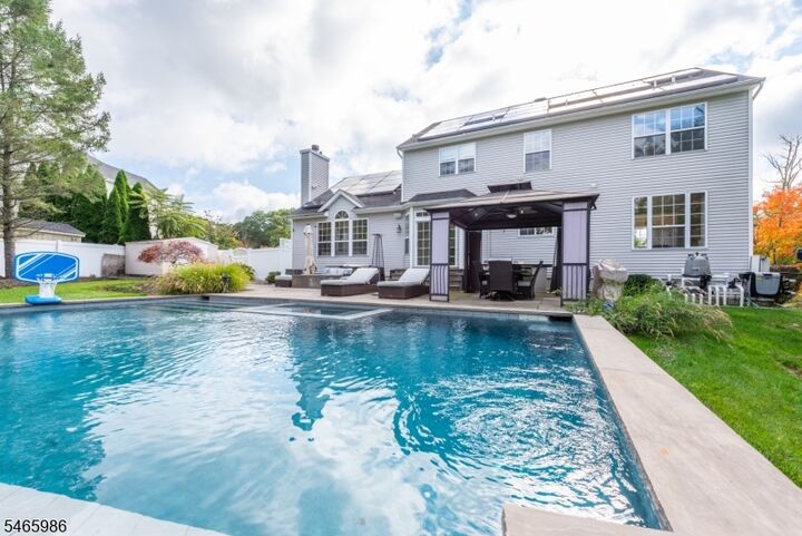Property Photo:  22 Saunders Ln  NJ 07840 