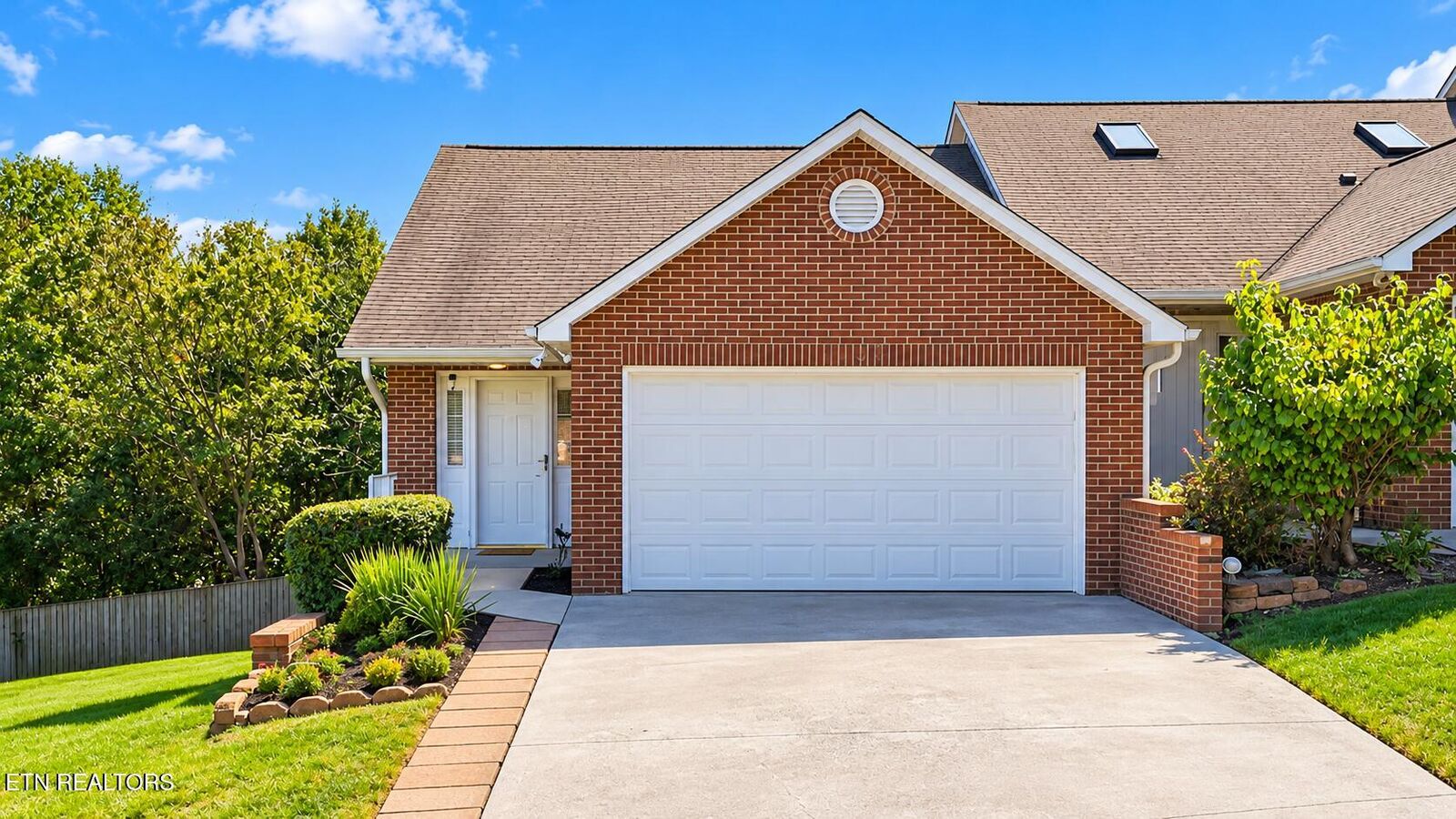 Property Photo:  2462 Glen Meadow Rd  TN 37909 
