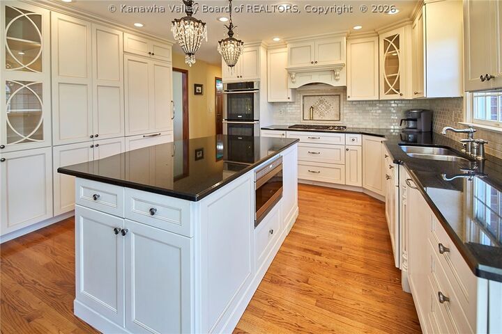 Property Photo:  132 Leslie Place  WV 25560 