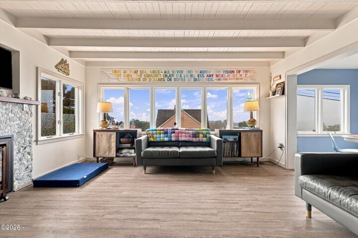 Property Photo:  704 SW Fleet Avenue  OR 97367 