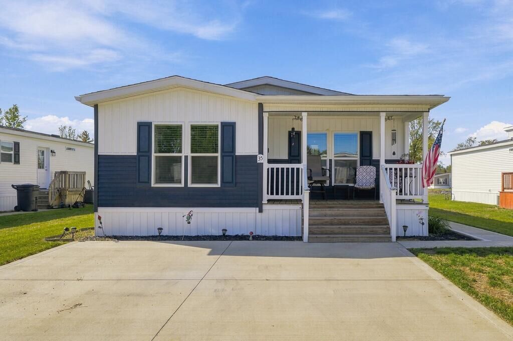 Property Photo:  763 County Line Rd #35  OH 44287 