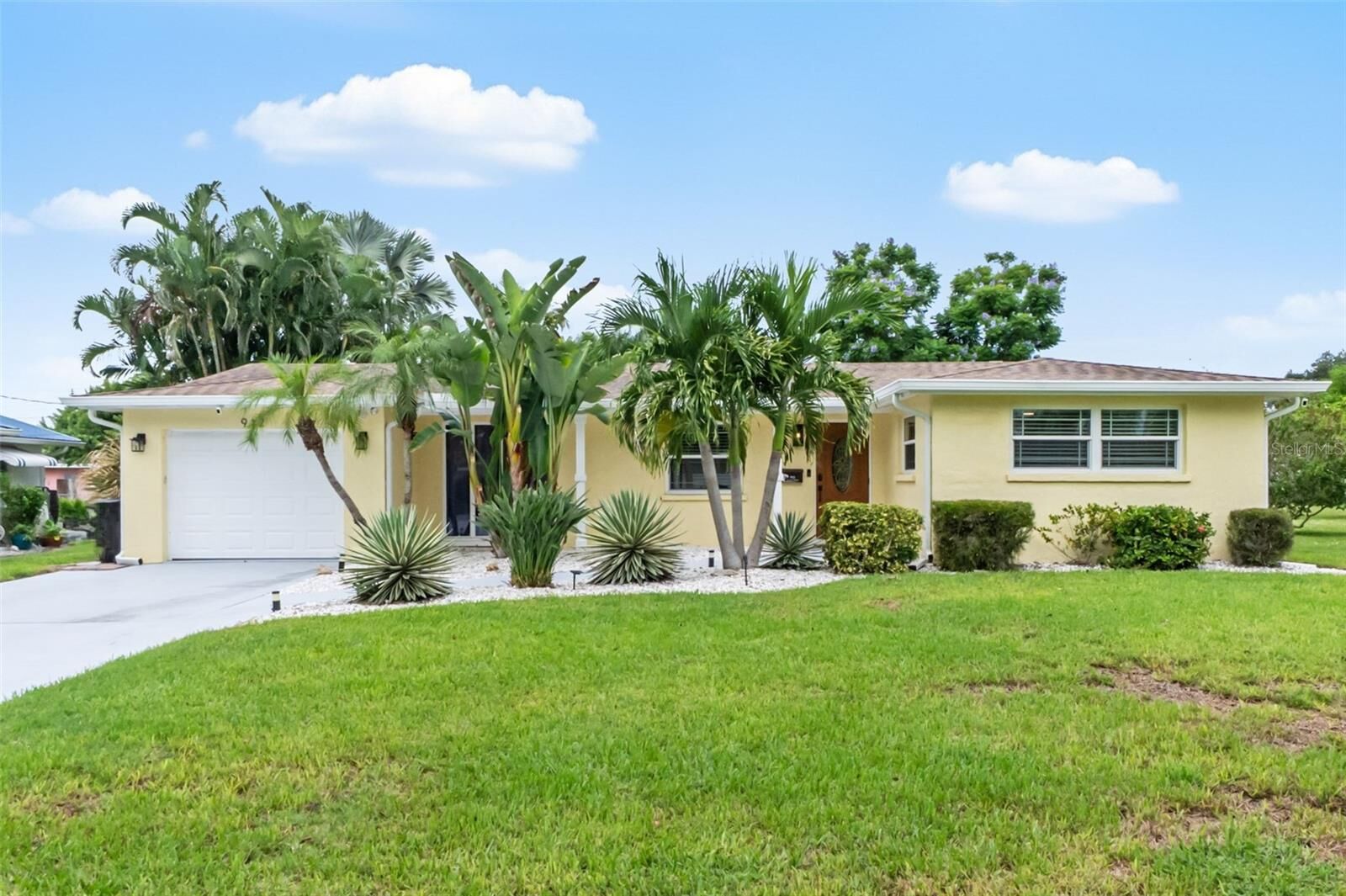 Property Photo:  912 Church Street  FL 34285 