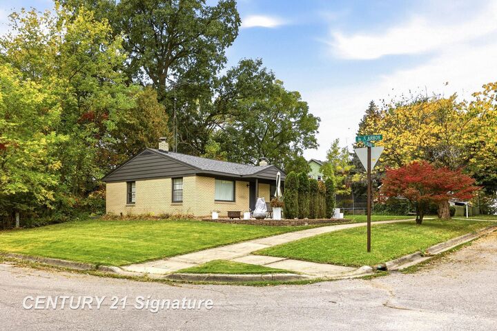 Property Photo:  106 E Chestnut Avenue  MI 48706 