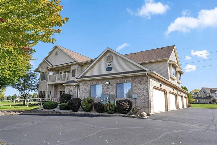 Property Photo: 1527 Summerset Dr WI 53406