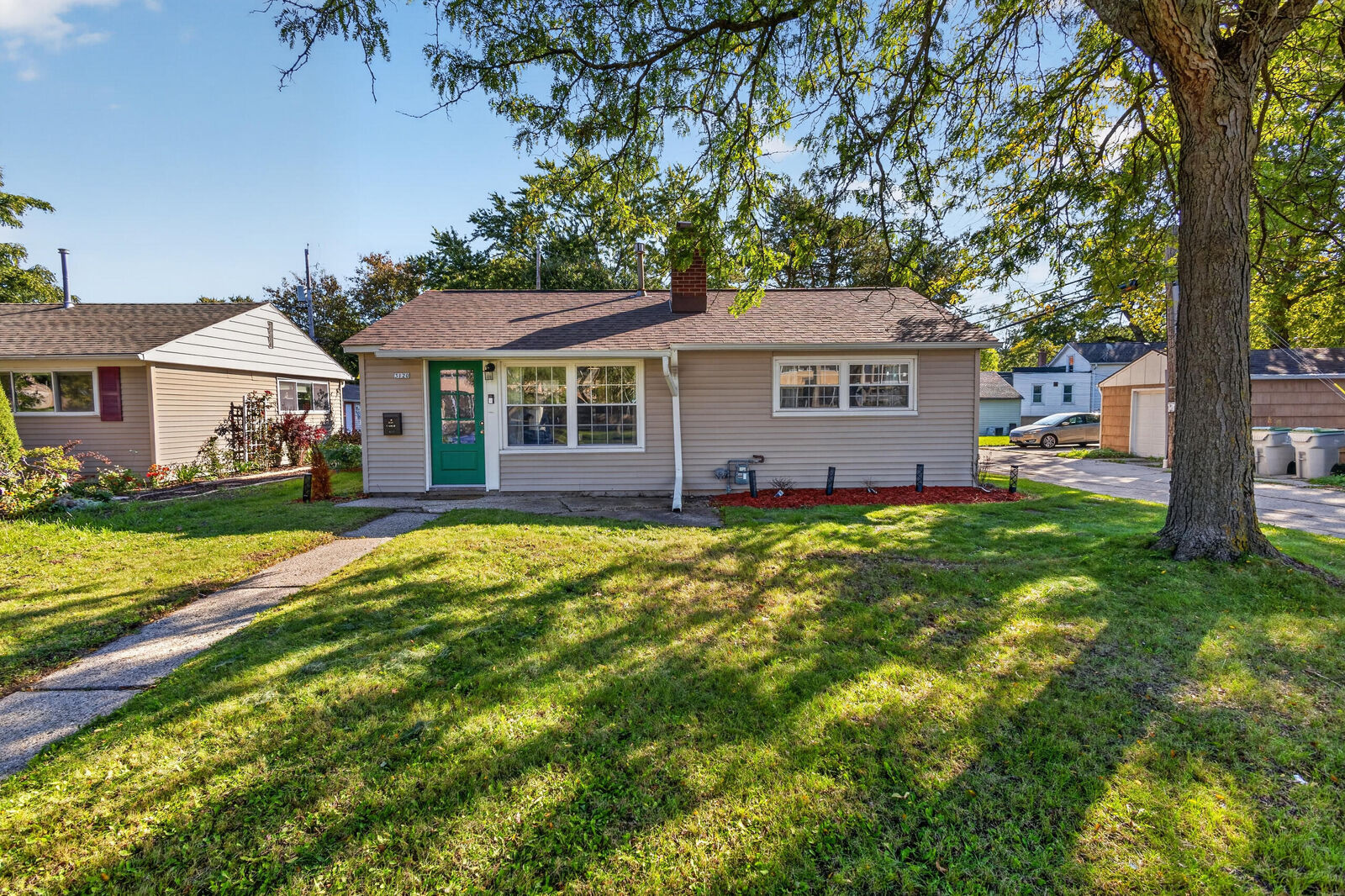 Property Photo:  3120 N 84th St  WI 53222 