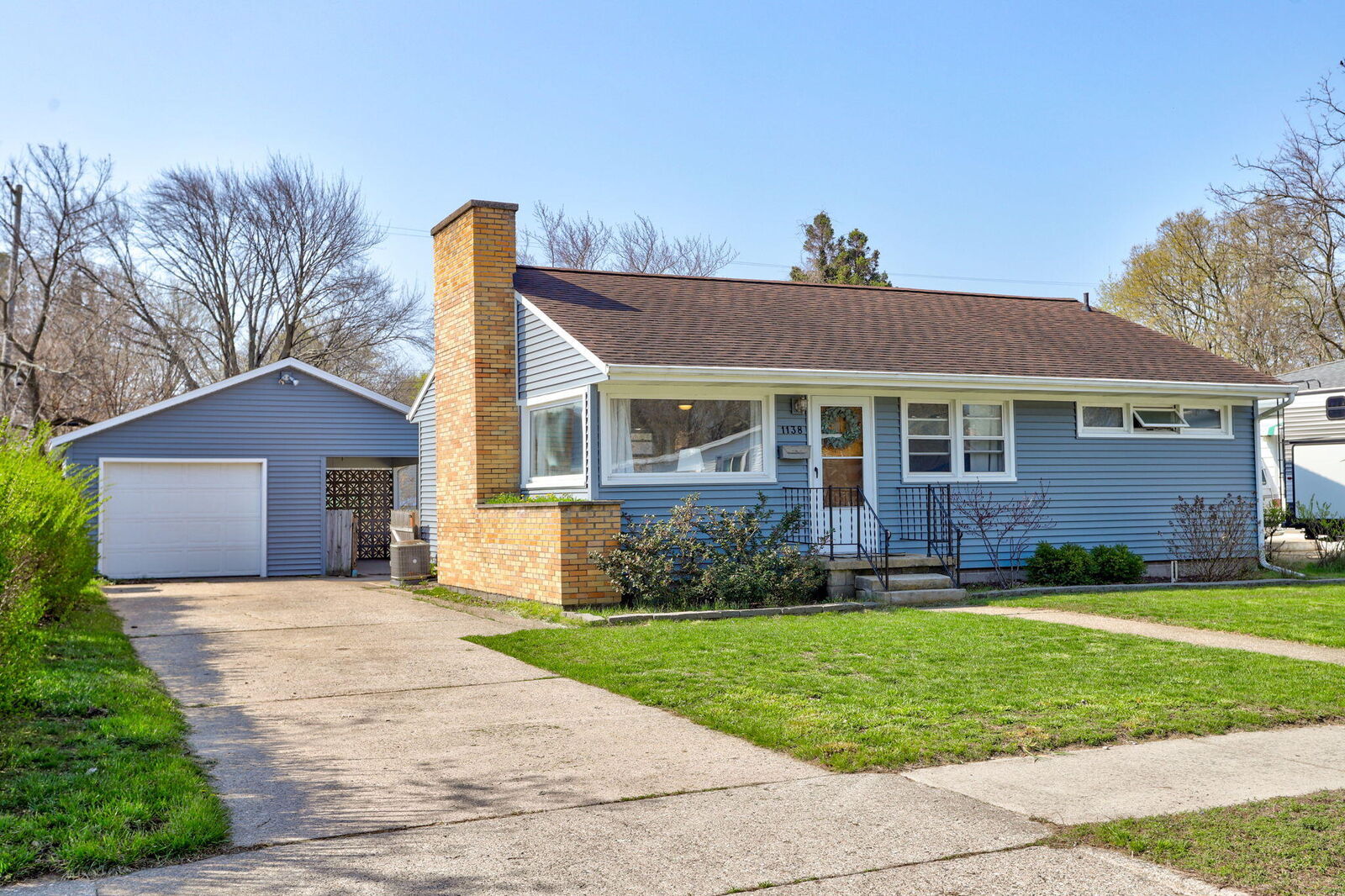 Property Photo: 1138 Park Avenue MI 49417