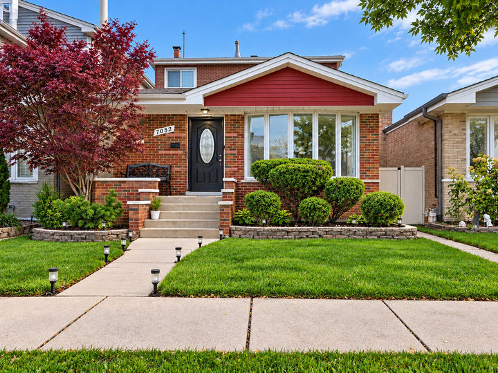 Property Photo:  7052 W 64th Place  IL 60638 