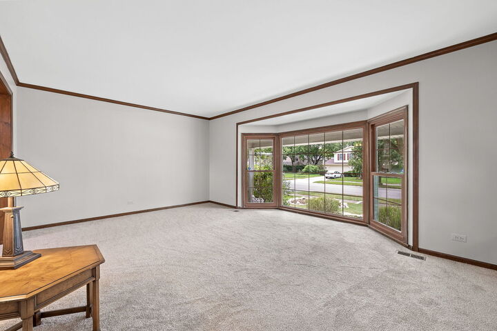 Property Photo:  601 Menominee Lane  IL 60563 