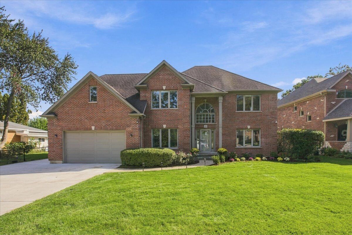 Property Photo: 1203 N Burning Bush Lane IL 60056