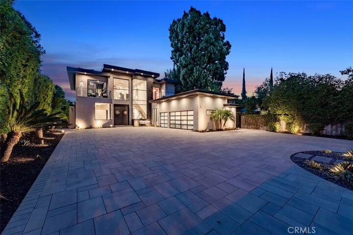 Property Photo: 5301 Amestoy Avenue CA 91316
