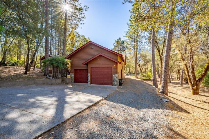 Property Photo:  2460 Walgra Meadows Circle  CA 95722 