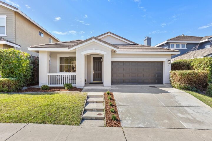 Property Photo:  533 Twinwood Loop  CA 95678 