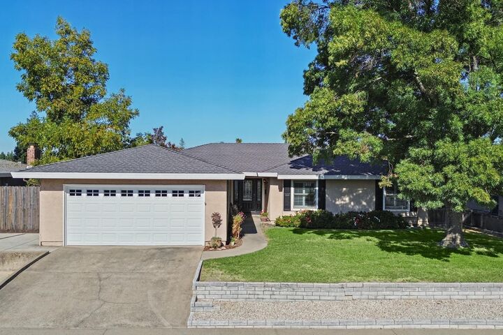 Property Photo: 1513 Swallow Way CA 95661
