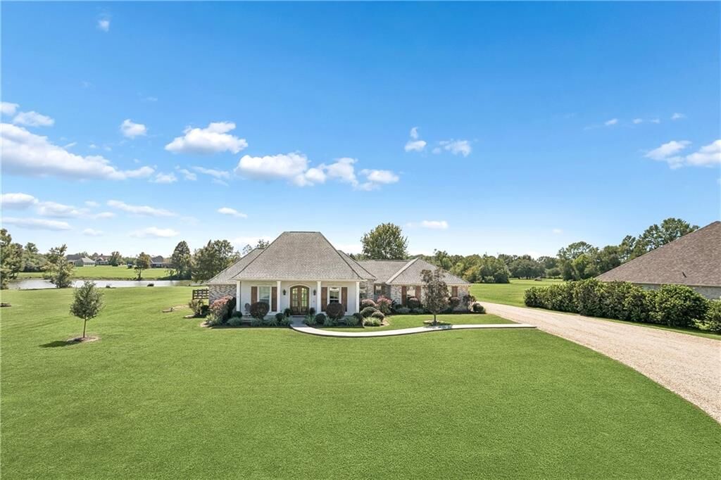 Property Photo:  221 Highland Crest Drive  LA 70434 