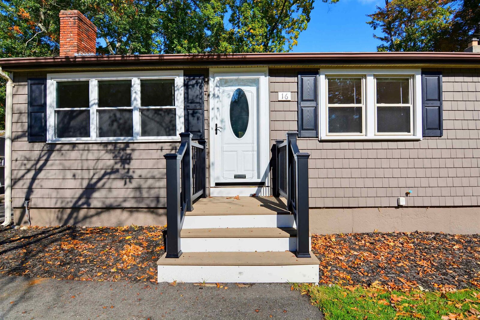 Property Photo:  16 Taylor Street  NH 03079 