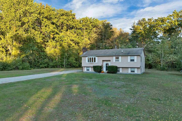 Property Photo:  66 Plummer Road  NH 03110 